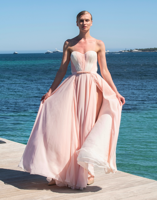 Robe longue en mousseline rose et blanche