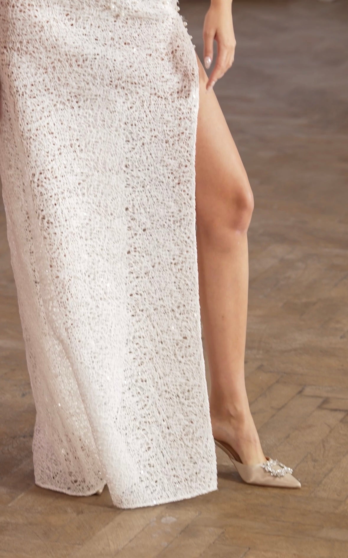 WHITE PEARL NET SKIRT